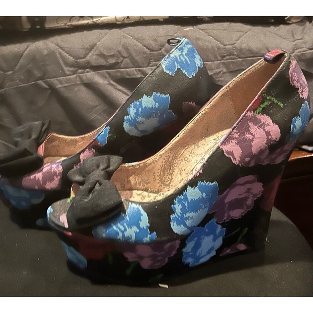 Betsy Johnson Betseyville Floral Bow wedges sexy summer